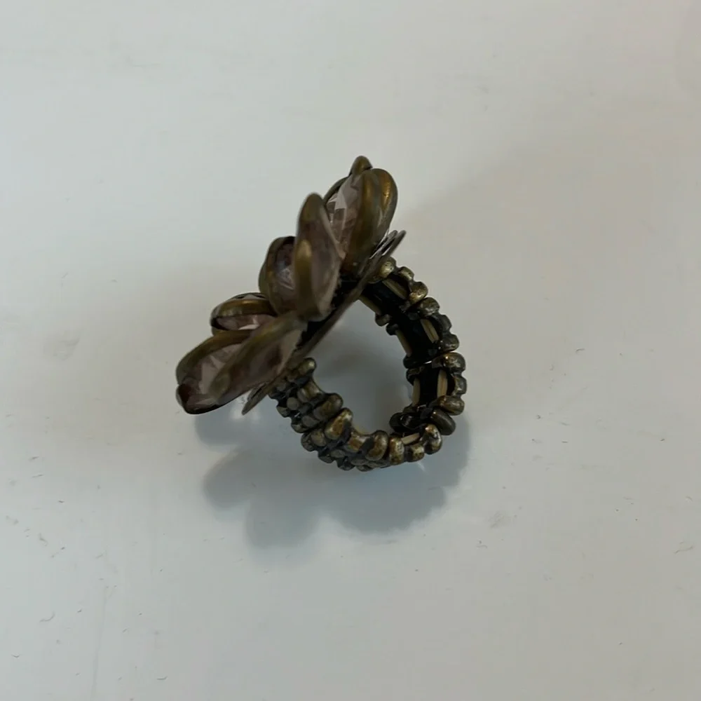 Vintage flower petal ring stretchy band center rhinestone costume jewelry fun